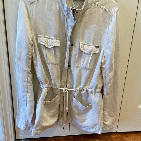 light taupe/cream colored summer linen jacket. Sleeves adjustable with snaps. - Picture 3 of 6